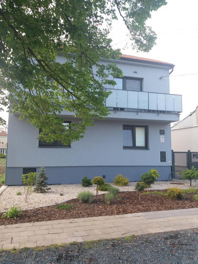 Ladná Apartmany Relax מראה חיצוני תמונה